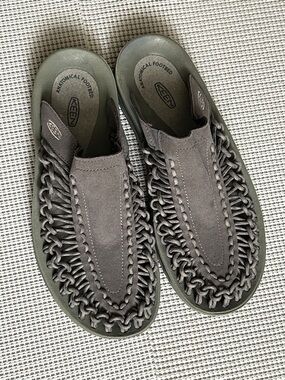 Keen Woven Slip-On Sandals in Light gray and Cream